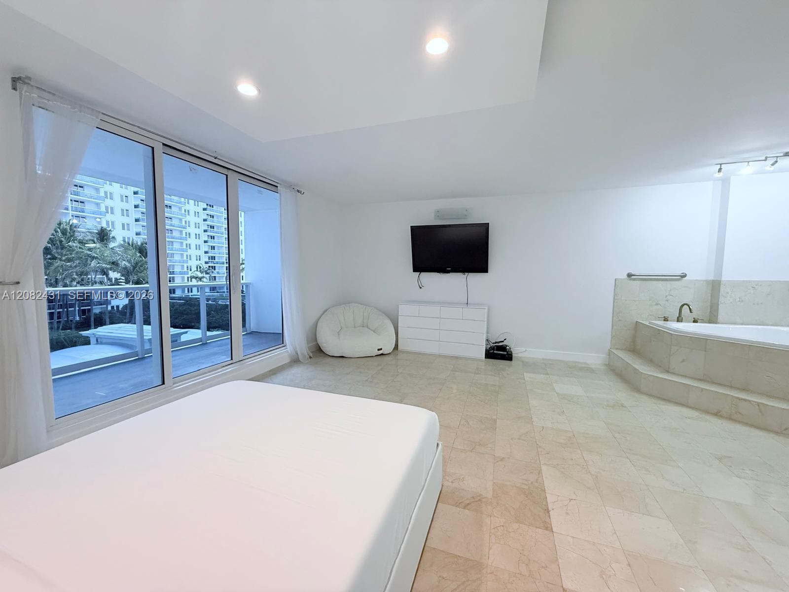 Roney Palace · #621 in Miami Beach - Photo 11