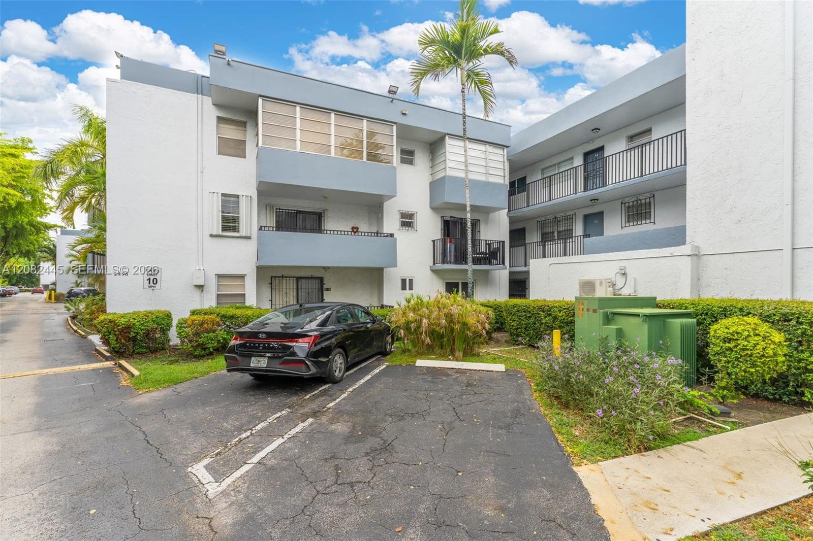 GROVE GARDENS CONDO · #5113 in Miami - Photo 12