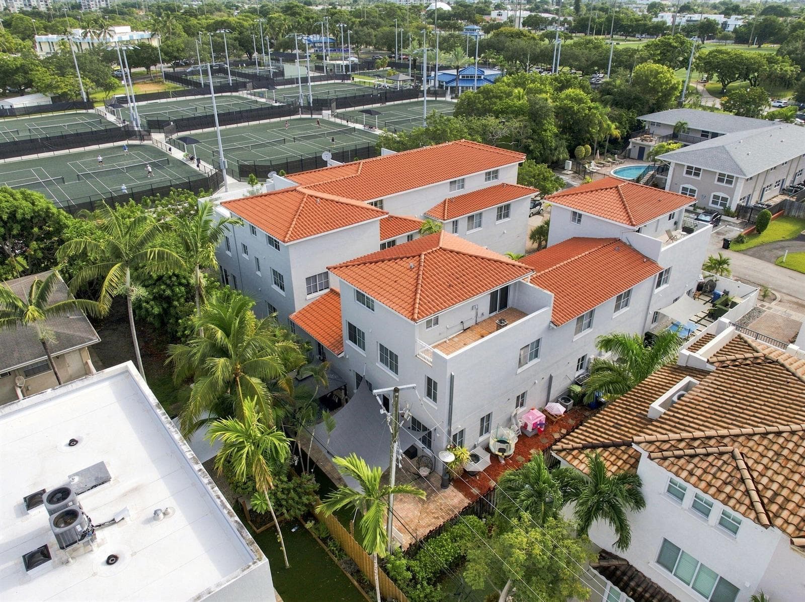 44-web-or-mls-633-ne-11th-ave-2