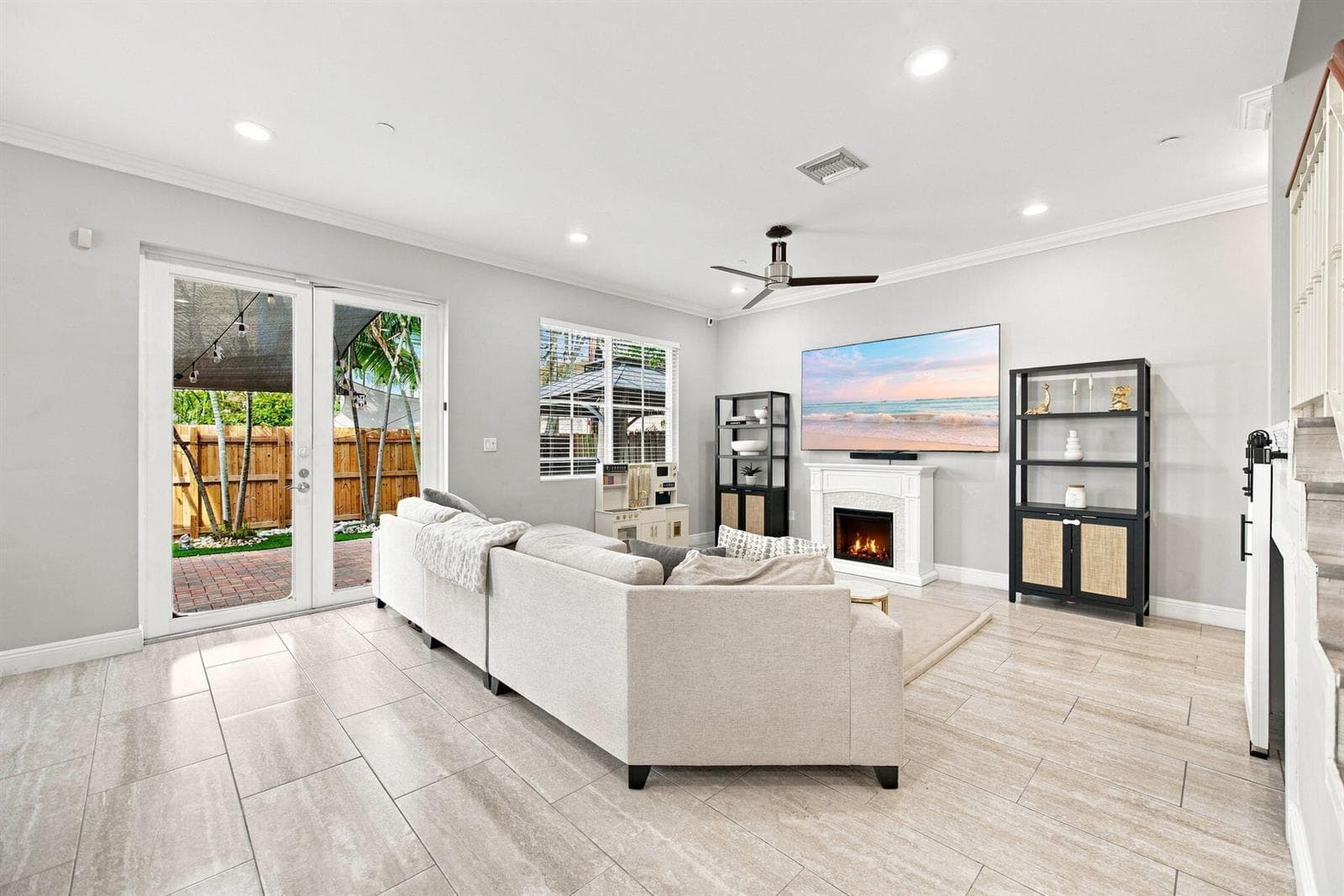 9-web-or-mls-633-ne-11th-ave-2
