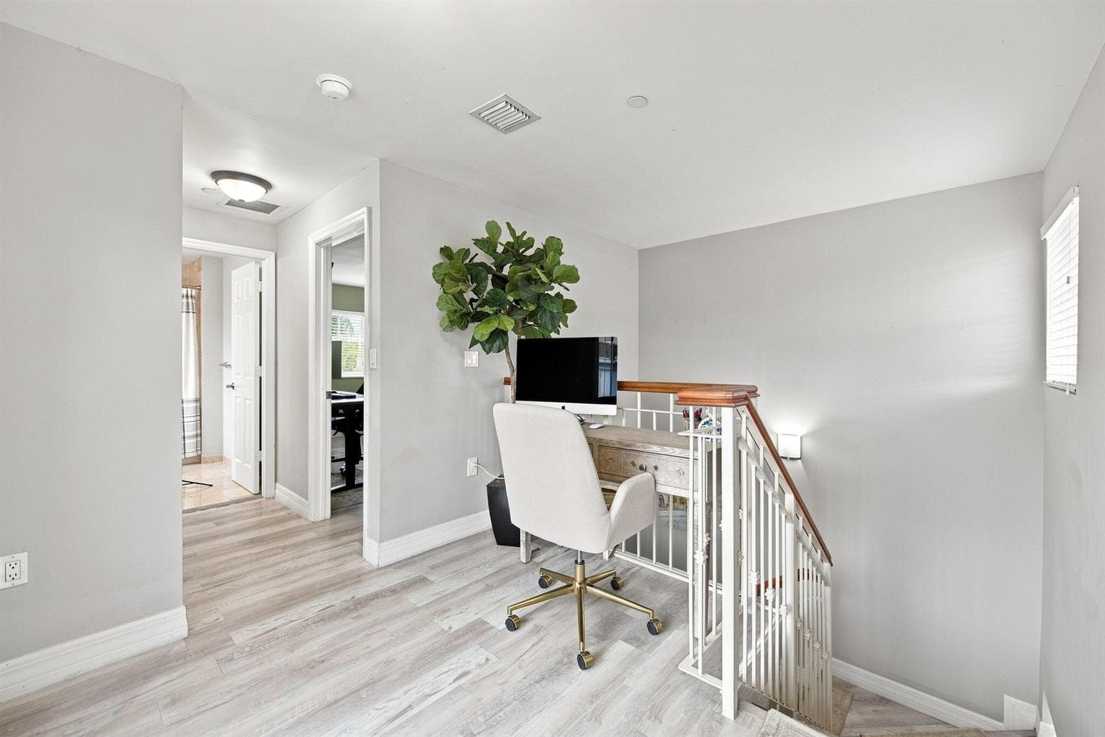 30-web-or-mls-633-ne-11th-ave-2