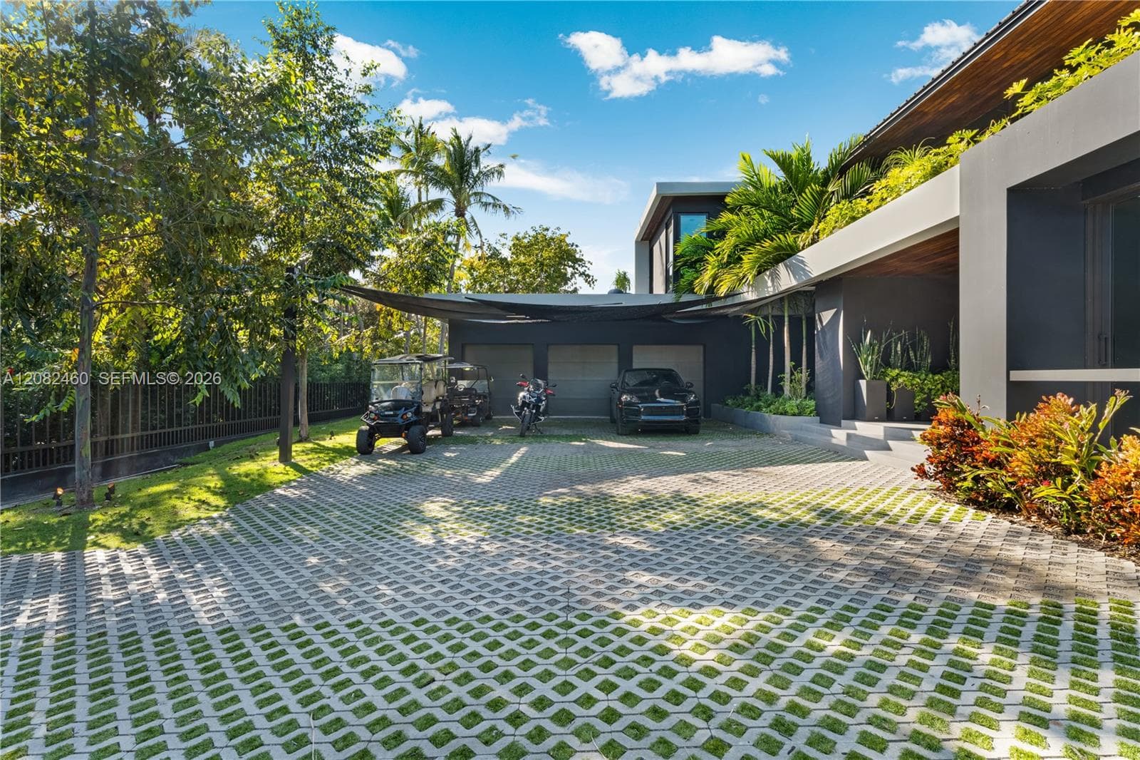 131 Cape Florida Dr photo 39