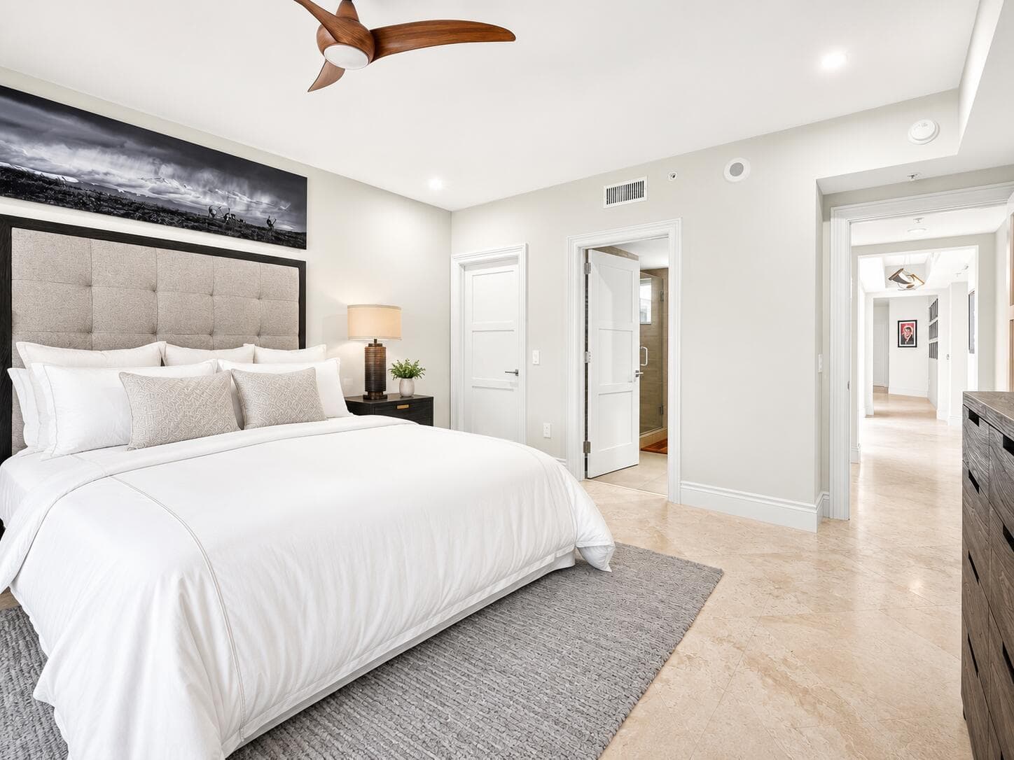 Guest bedroom