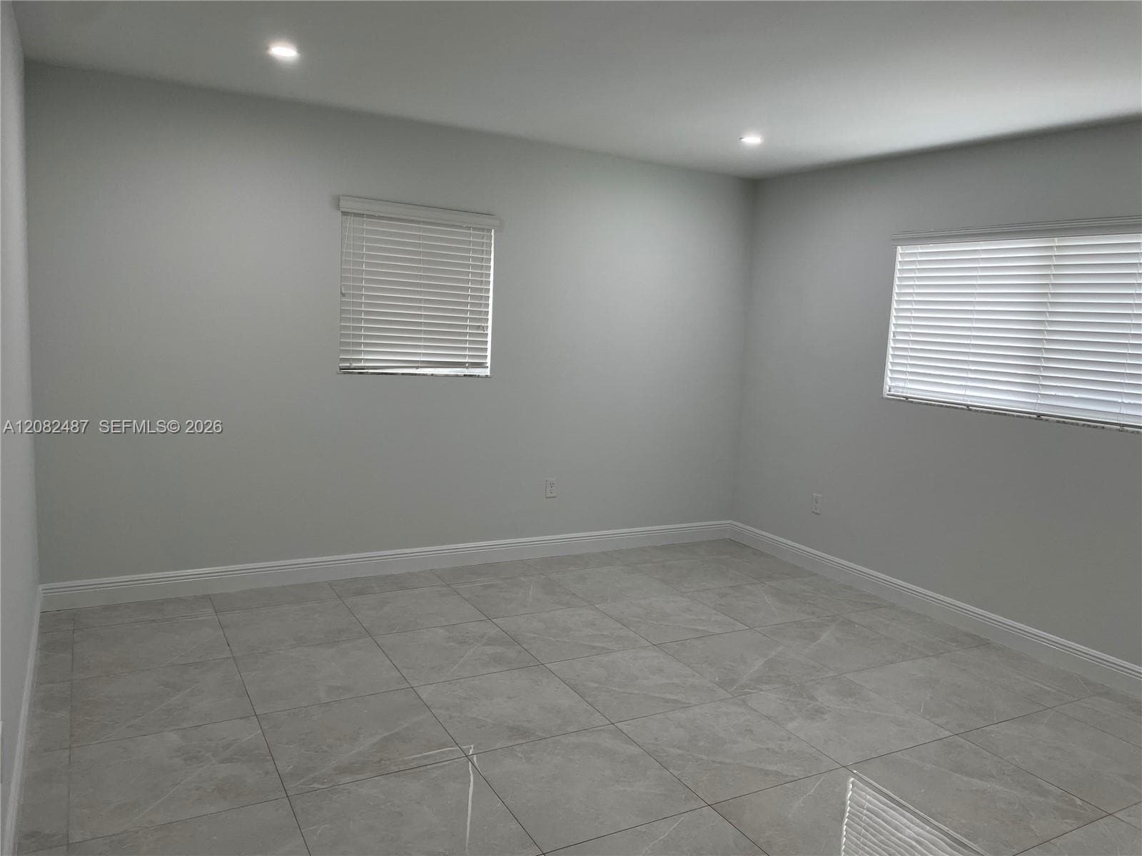 8640 SW 125th Ter photo 2