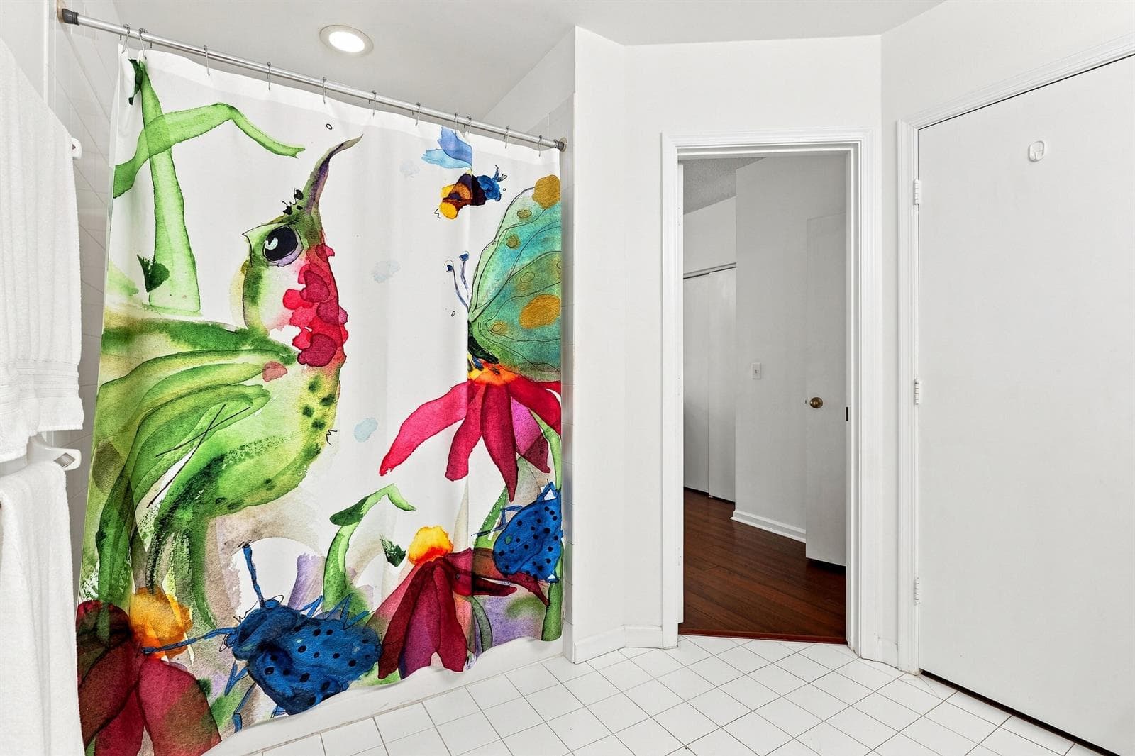 Full Bathroom Upstairs
