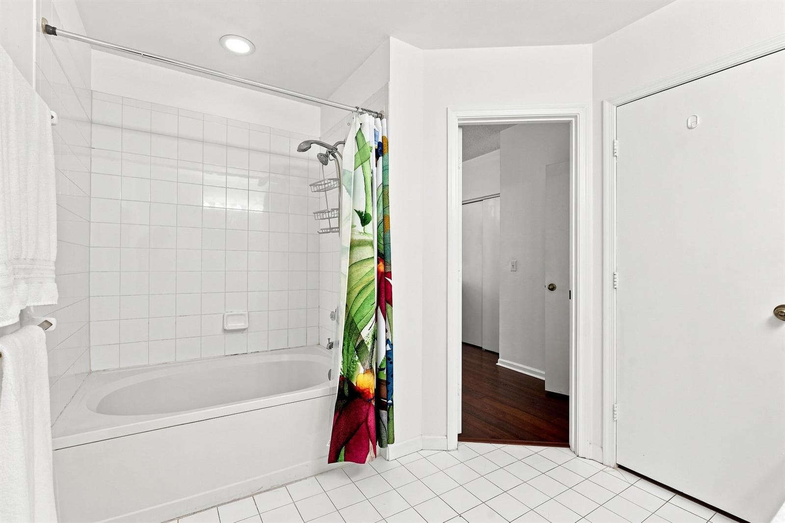 Full Bathroom Upstairs