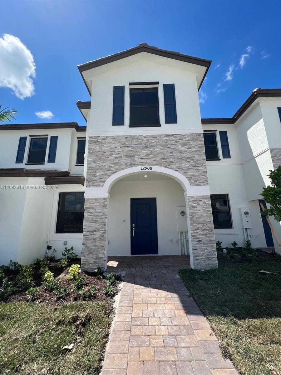 12908 SW 233rd Ter photo 1