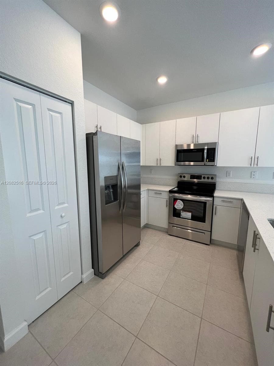 12908 SW 233rd Ter photo 21