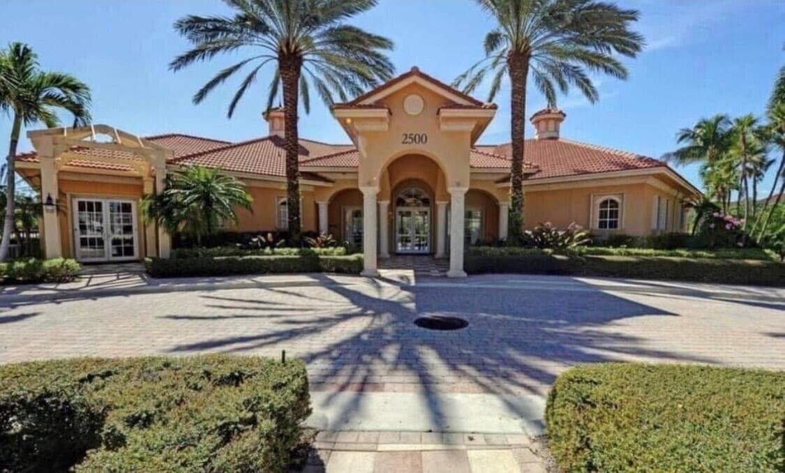 HO Clubhouse