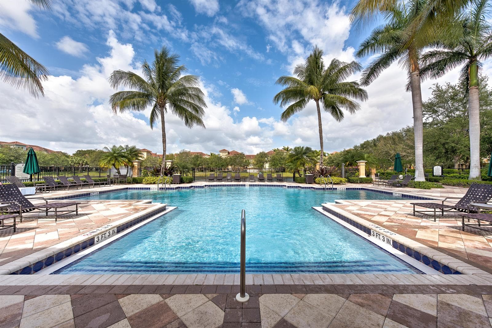 HO Pool Deck