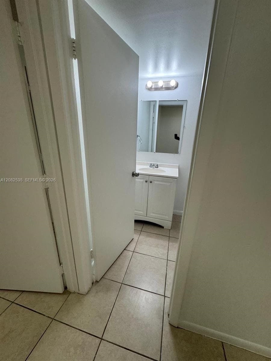 HOLLYWOOD LITTLE RANCHES · #APT 18 in Hollywood - Photo 9