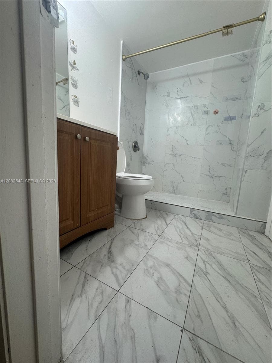 VISTA ALEGRE TOWNHOMES CO · #210 in Hialeah - Photo 8