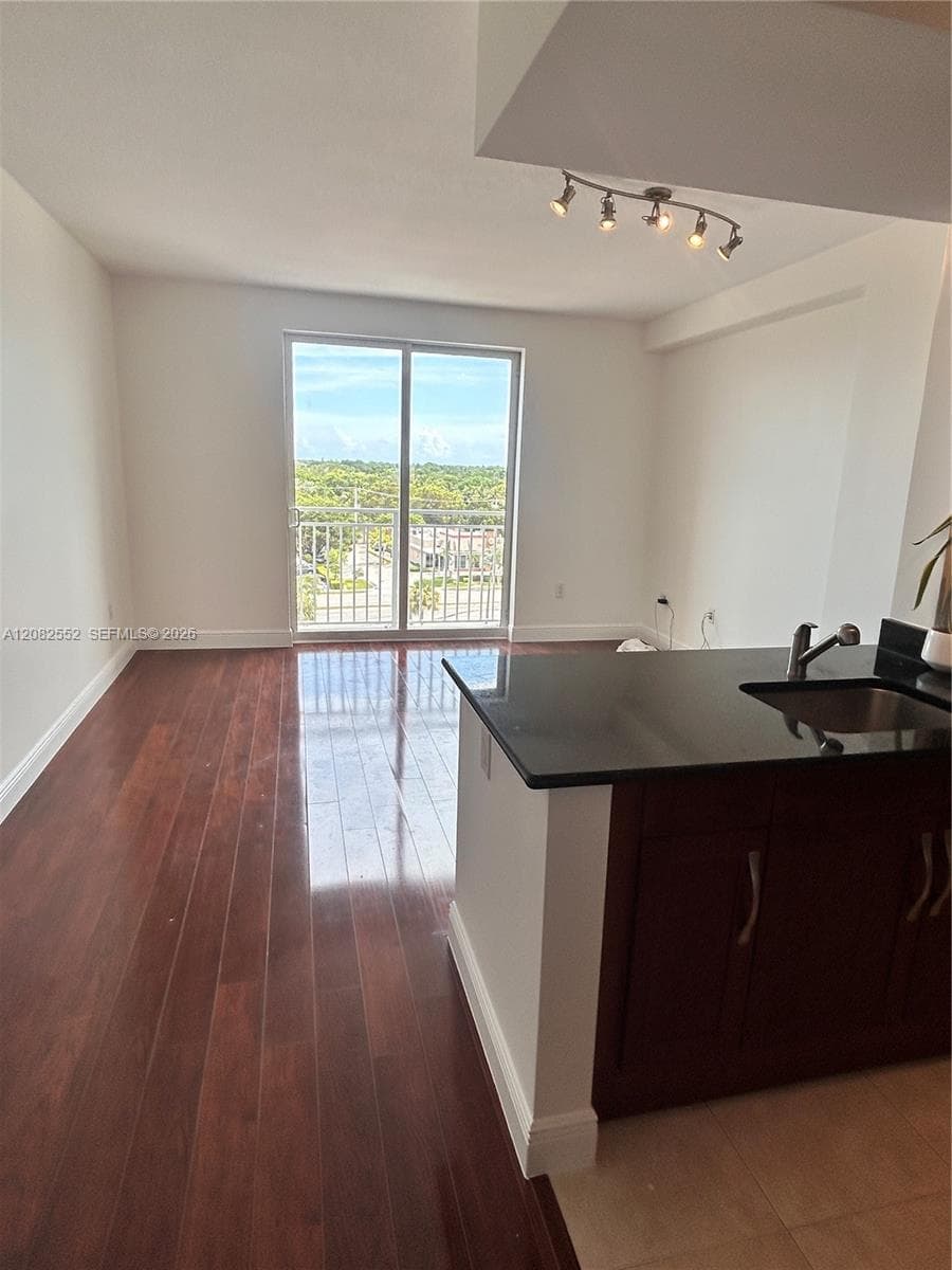 DOWNTOWN DADELAND CONDO N · #605 in Miami - Photo 18