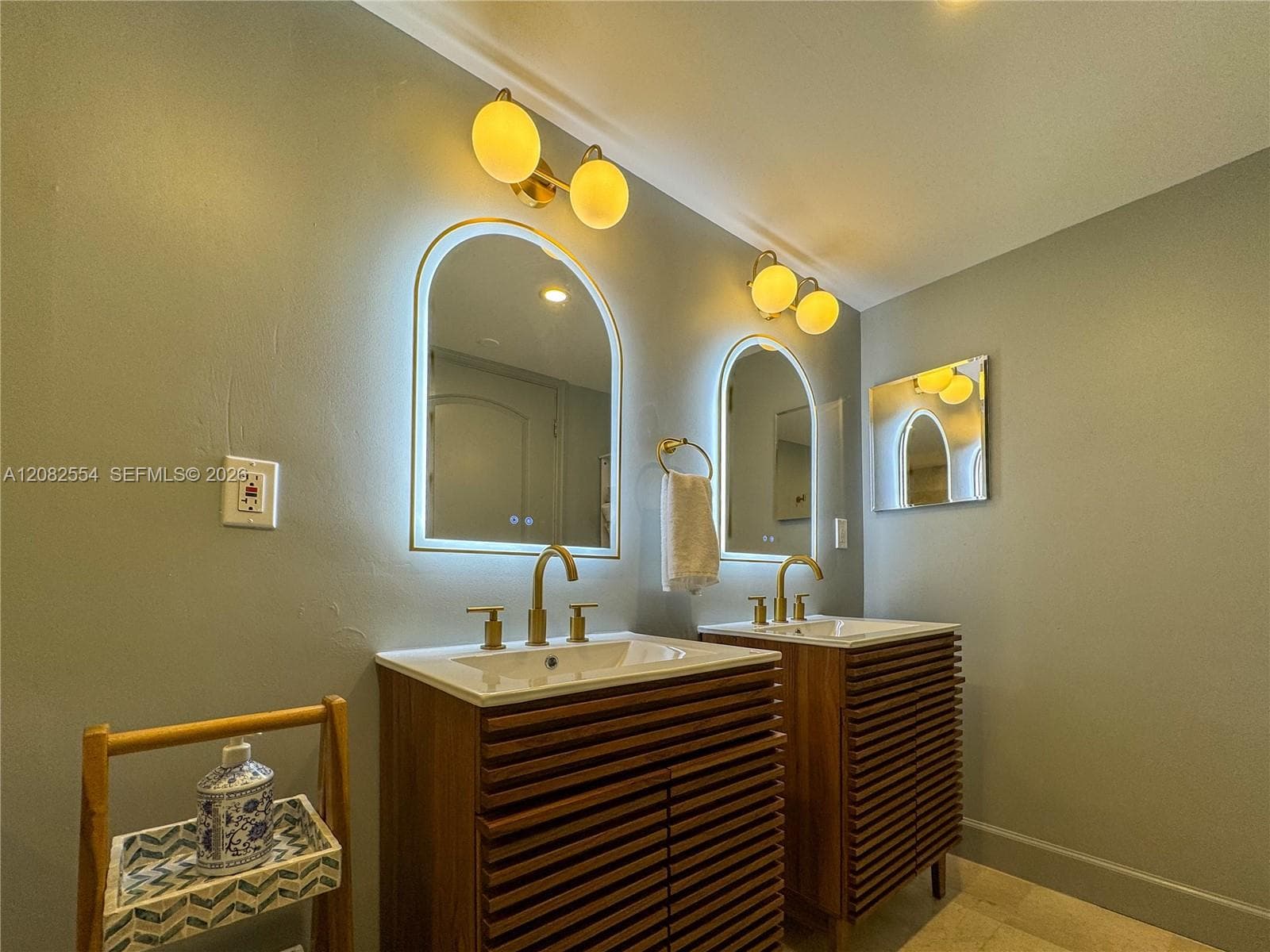 THE COLLINS CONDO · #1409 in Miami Beach - Photo 16