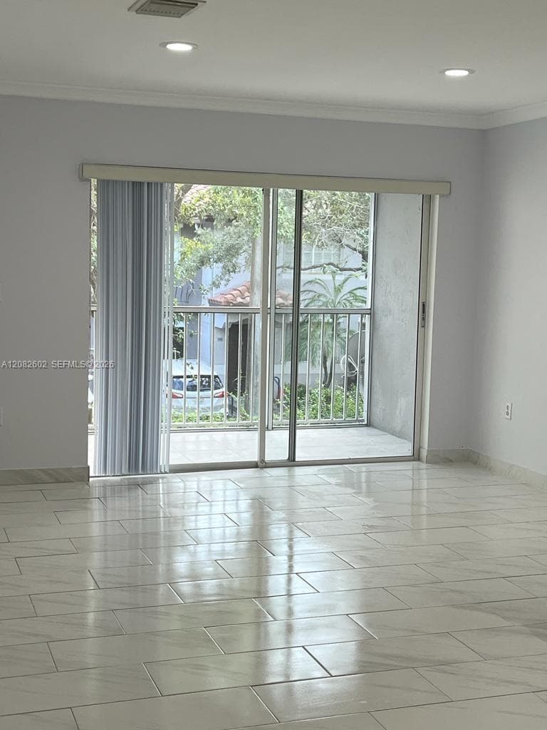 VILLA DORAL CONDO NO 3 · #204 in Doral - Photo 9