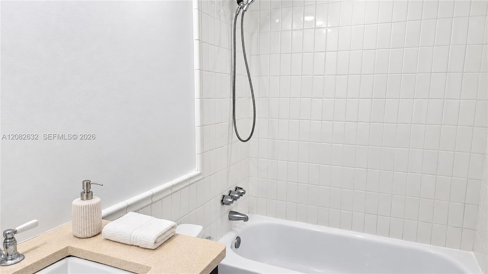 LEISURE HOUSE CONDO · #701 in Fort Lauderdale - Photo 15