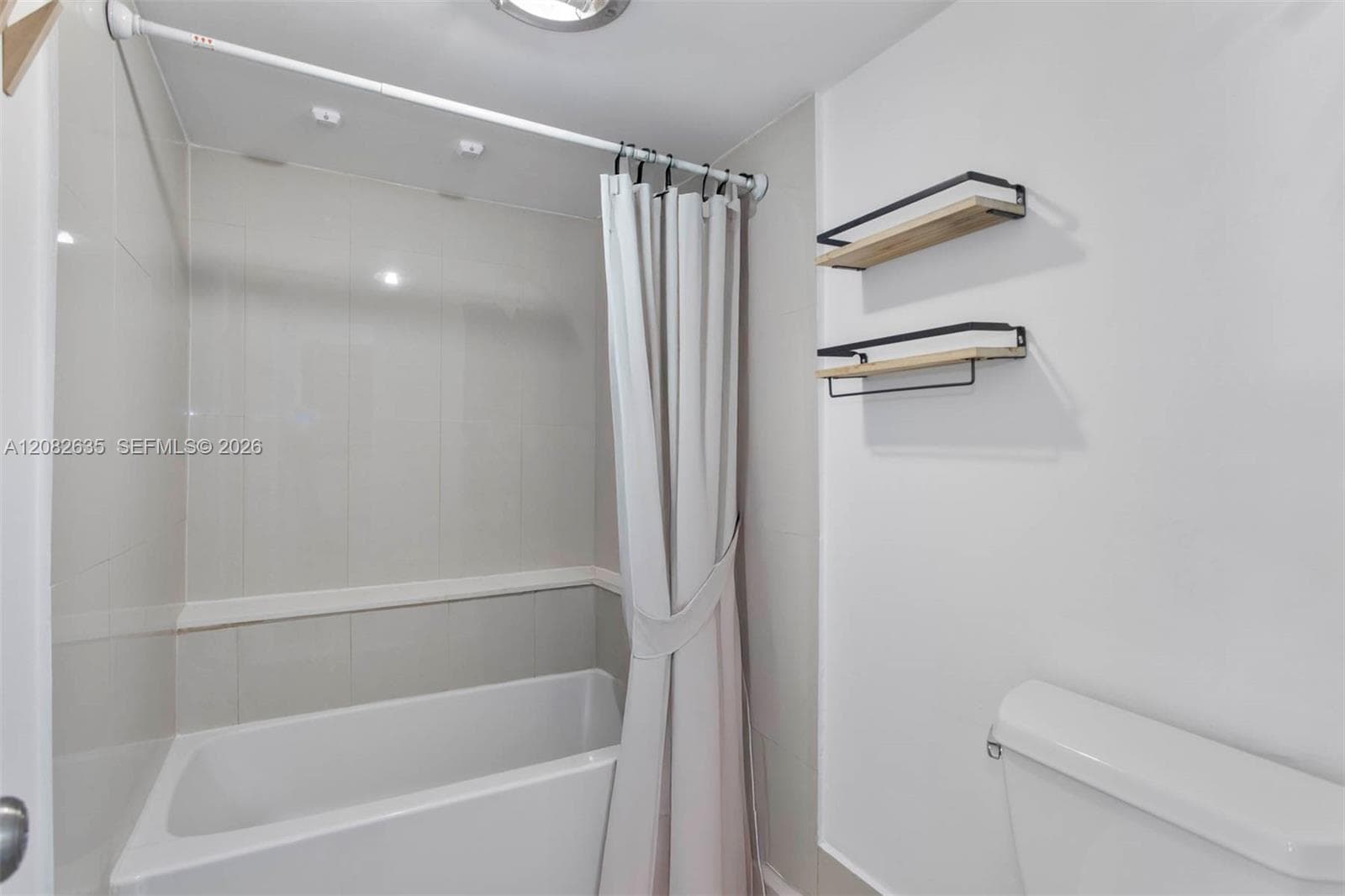 Reef Ckub · #2G in North Miami Beach - Photo 14
