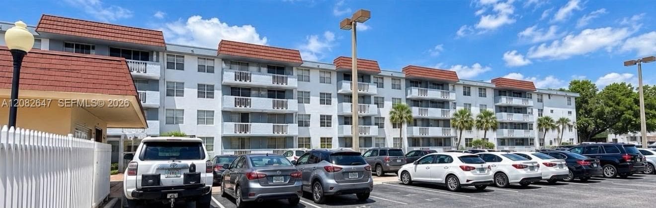 Bayview Palms Condo · #120 in North Miami - Photo 1