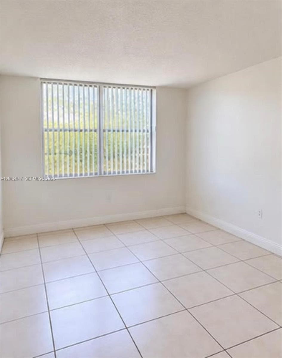 Bayview Palms Condo · #120 in North Miami - Photo 5
