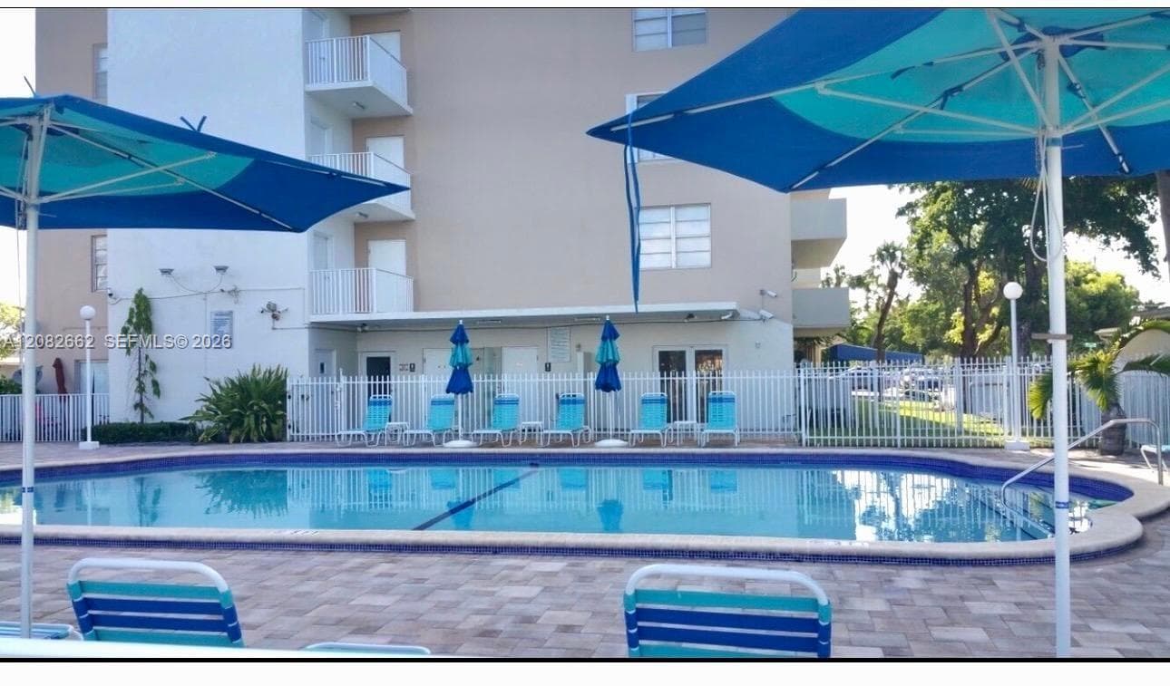 ISLAND PLACE AT NORTH BAY · #4M in North Bay Village - Photo 2