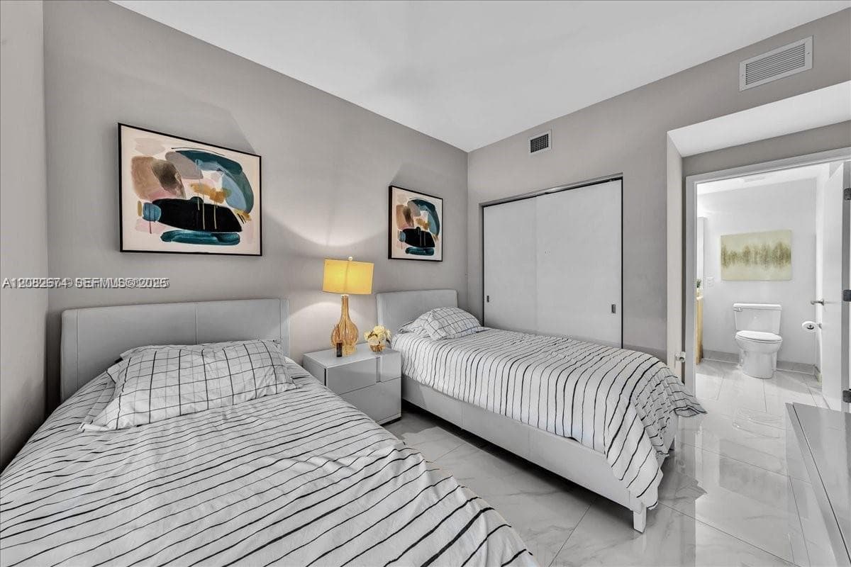 THE HARBOUR NORTH CONDO · #804 in North Miami Beach - Photo 27