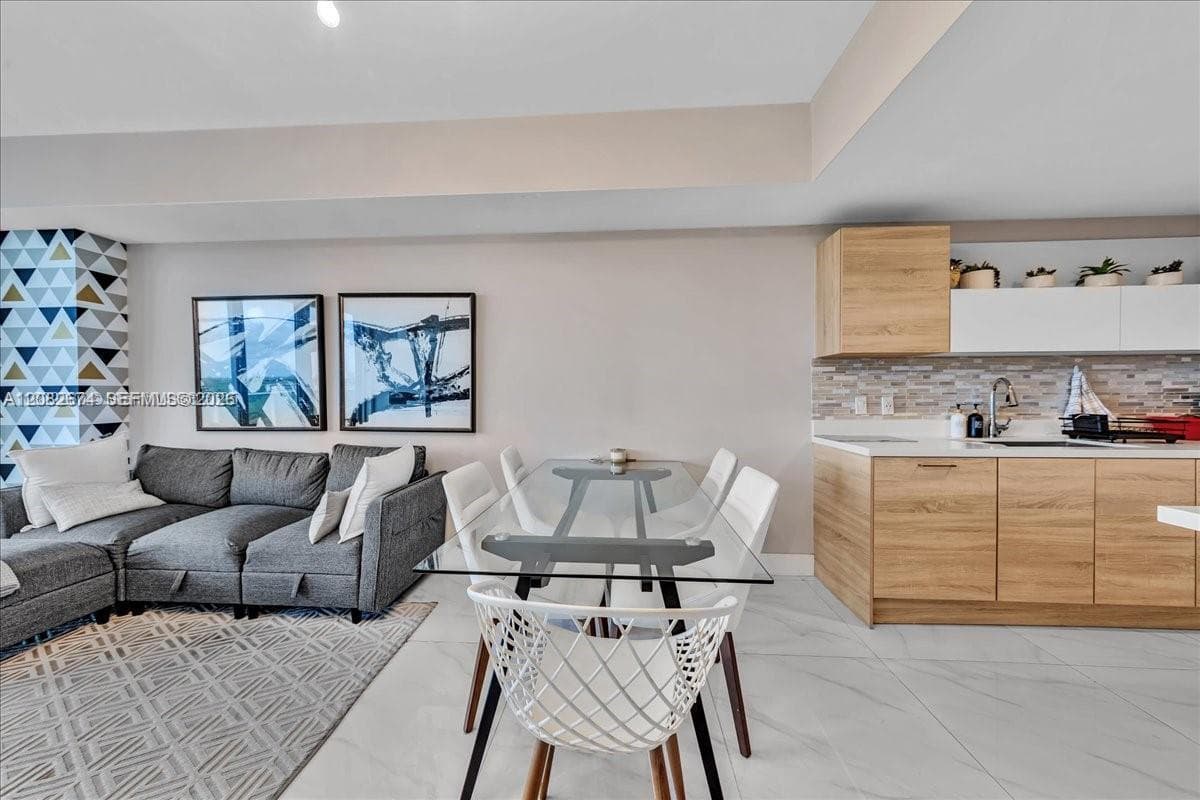 THE HARBOUR NORTH CONDO · #804 in North Miami Beach - Photo 17