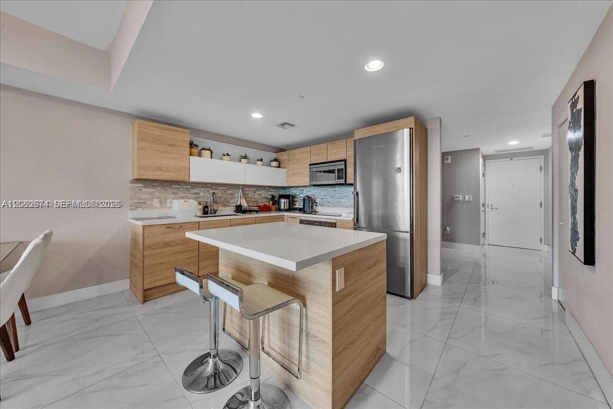 THE HARBOUR NORTH CONDO · #804 in North Miami Beach - Photo 7