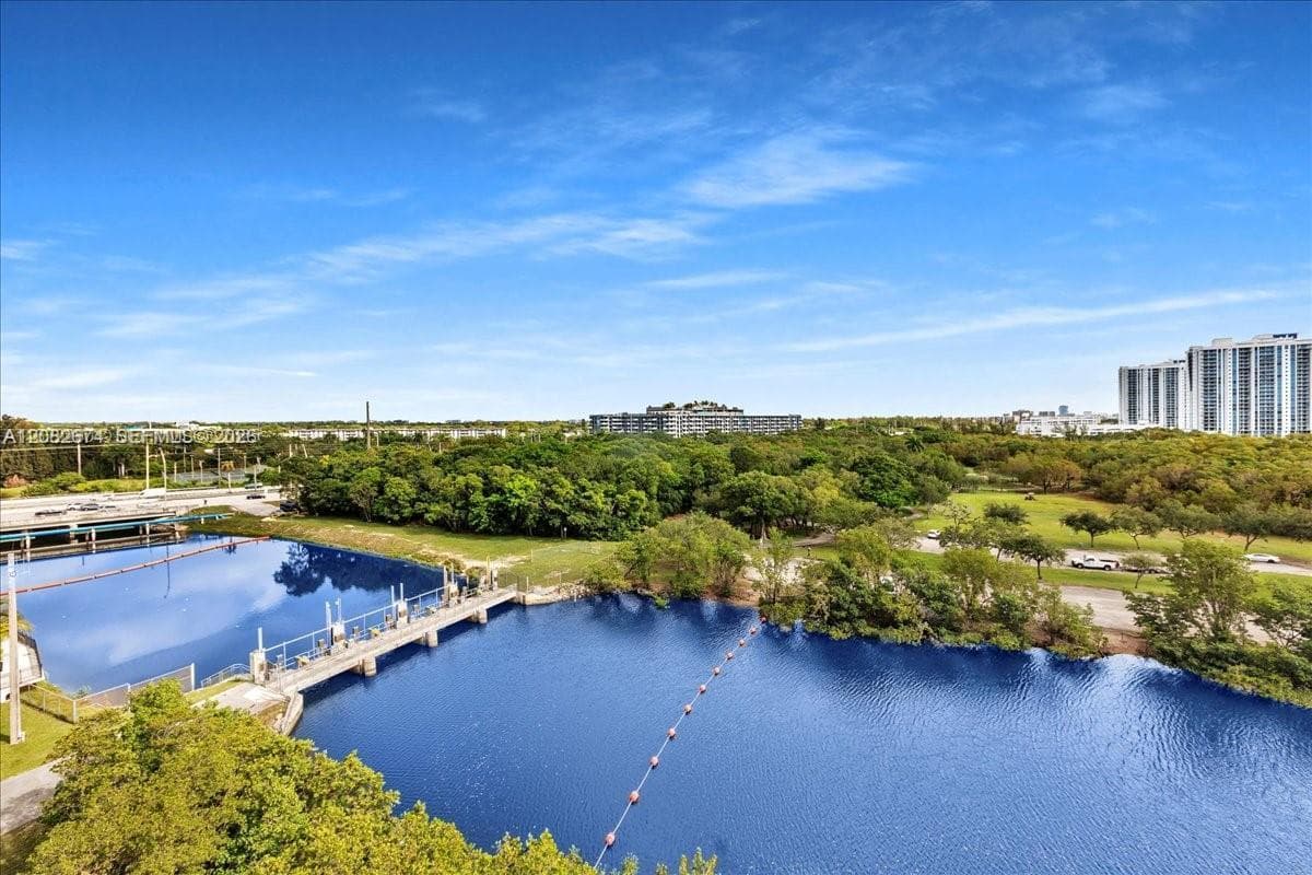 THE HARBOUR NORTH CONDO · #804 in North Miami Beach - Photo 3