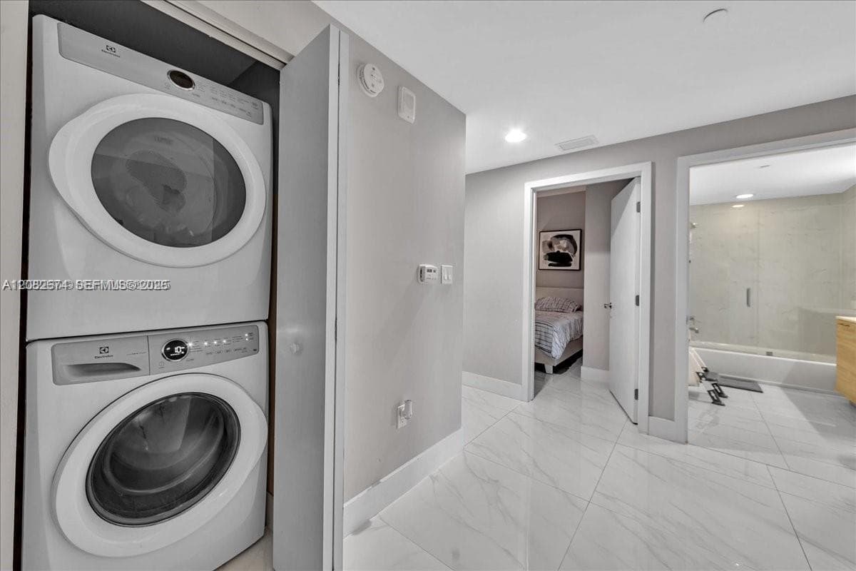 THE HARBOUR NORTH CONDO · #804 in North Miami Beach - Photo 32