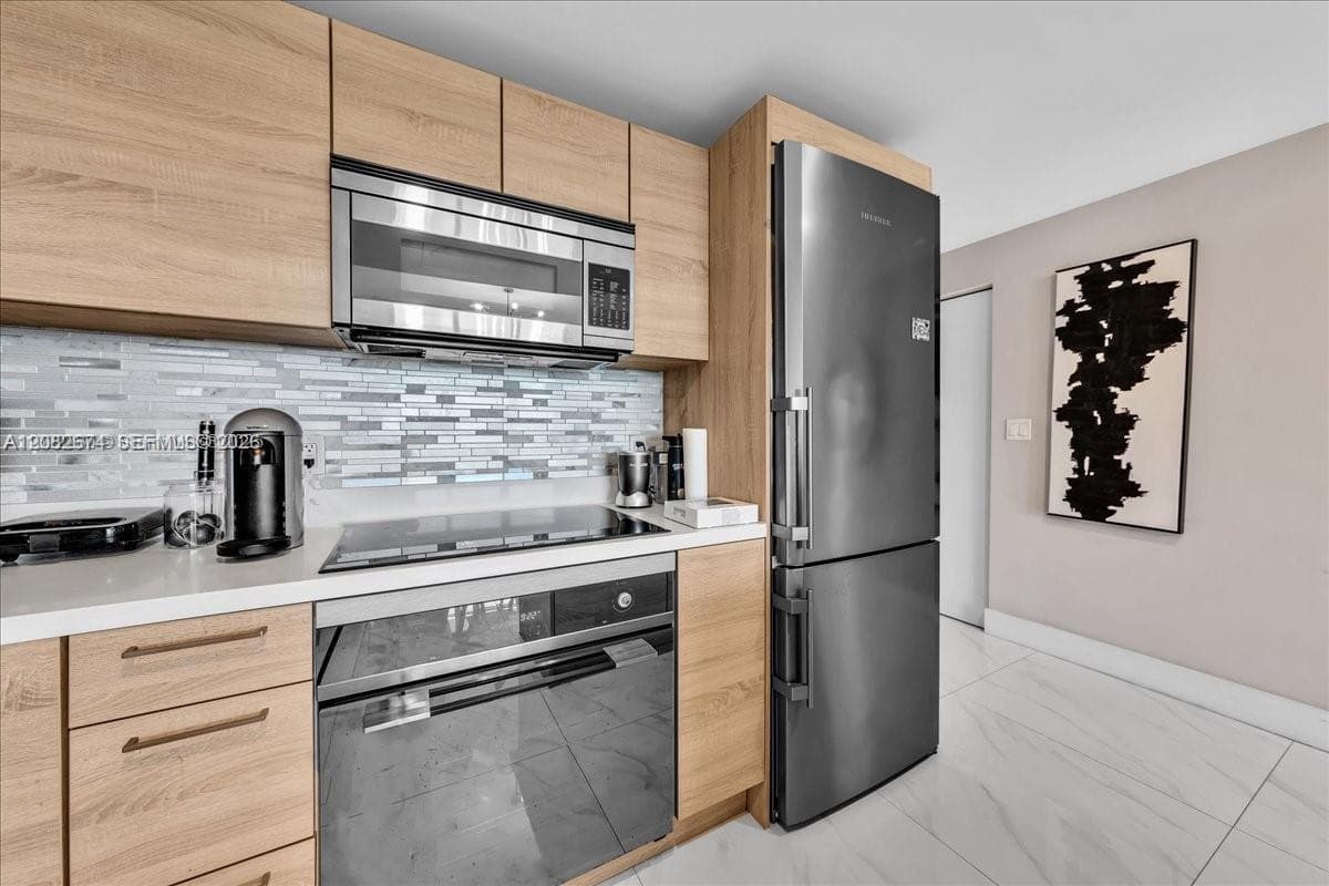 THE HARBOUR NORTH CONDO · #804 in North Miami Beach - Photo 10