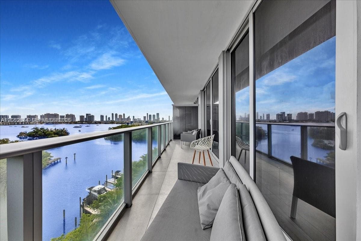 THE HARBOUR NORTH CONDO · #804 in North Miami Beach - Photo 33