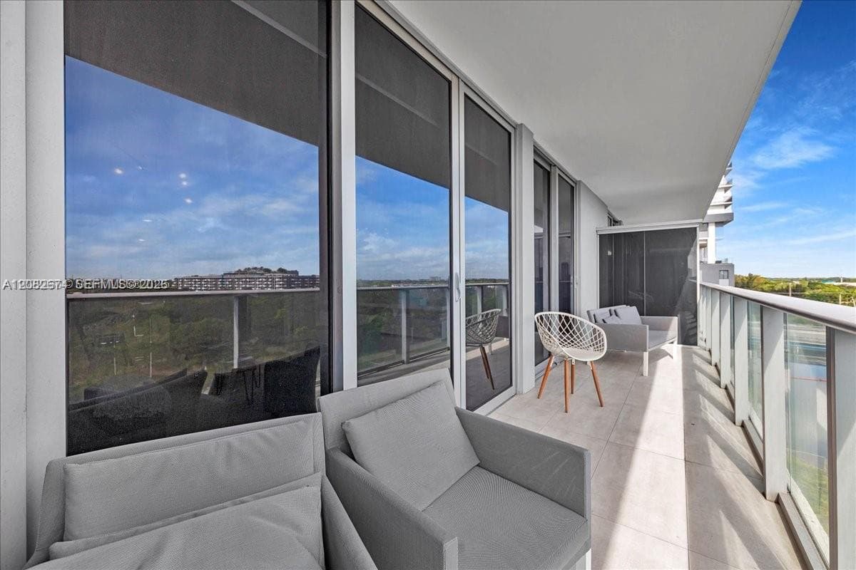 THE HARBOUR NORTH CONDO · #804 in North Miami Beach - Photo 35