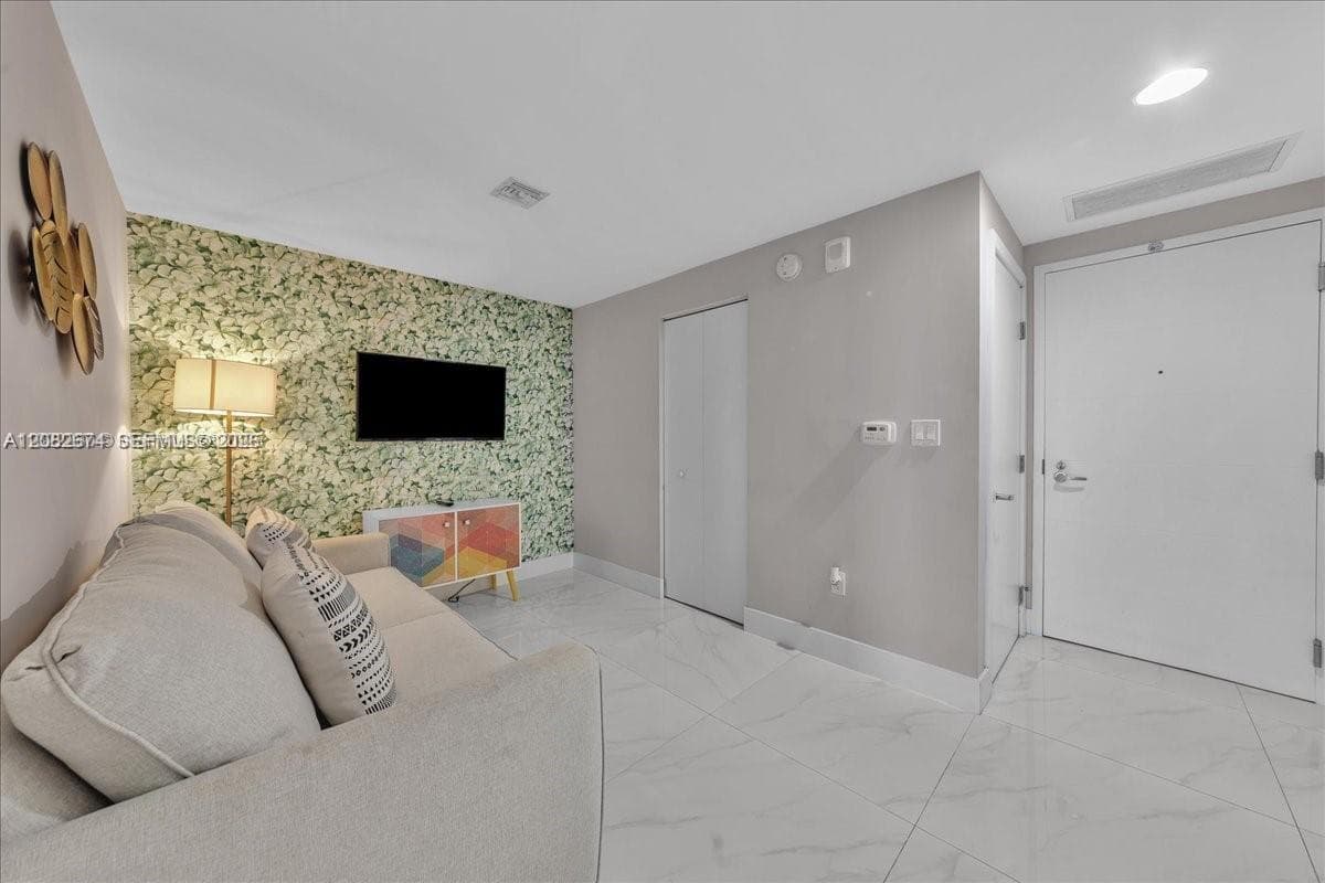 THE HARBOUR NORTH CONDO · #804 in North Miami Beach - Photo 31
