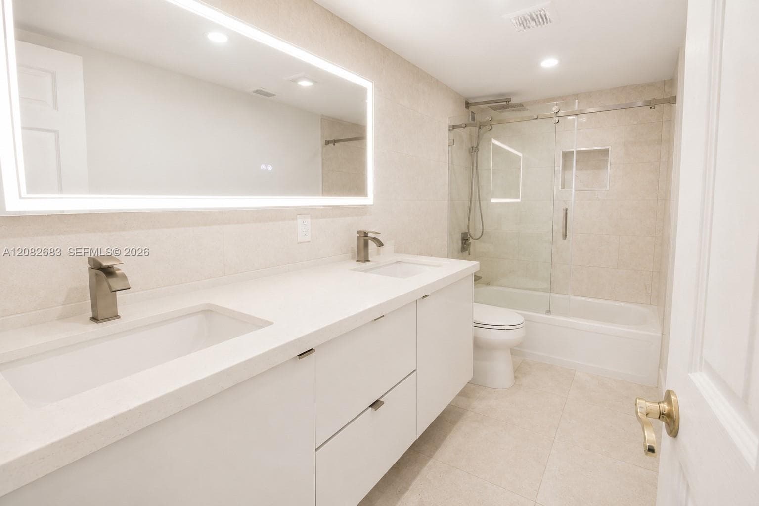 COMMODORE PLAZA CONDO · #PH05 in Aventura - Photo 14