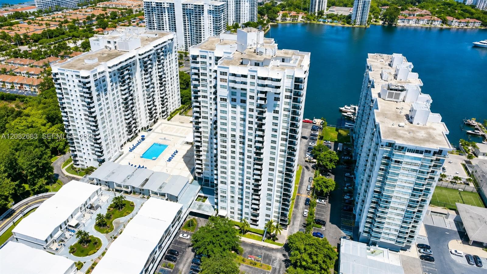 COMMODORE PLAZA CONDO · #PH05 in Aventura - Photo 19