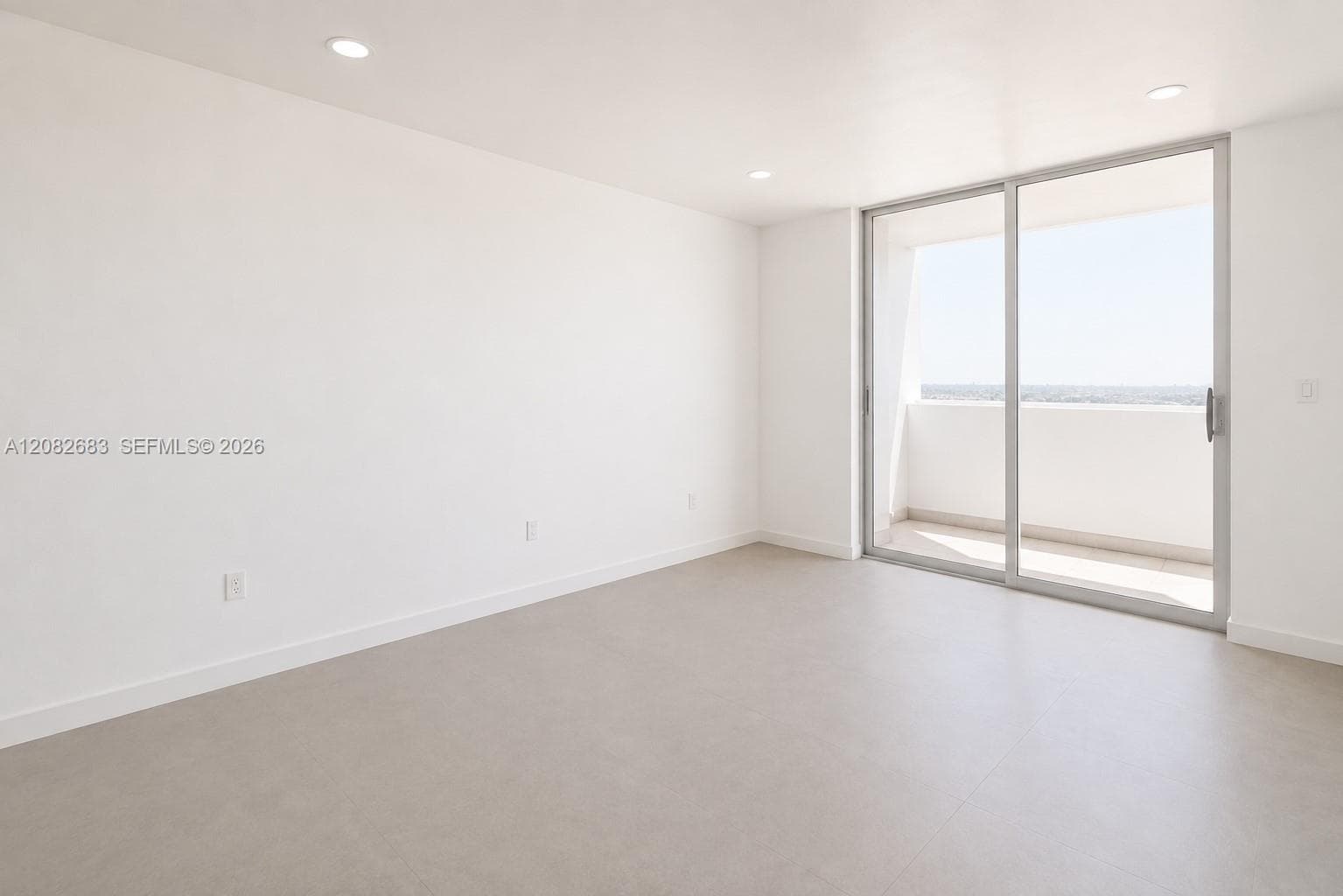 COMMODORE PLAZA CONDO · #PH05 in Aventura - Photo 4