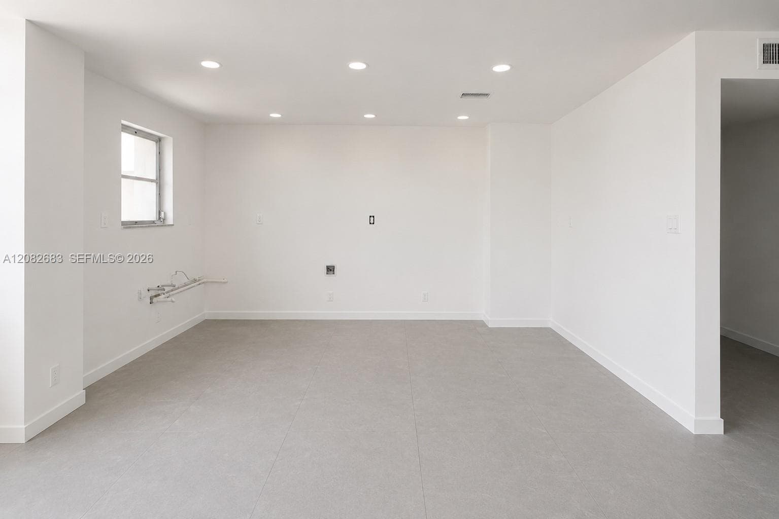 COMMODORE PLAZA CONDO · #PH05 in Aventura - Photo 8