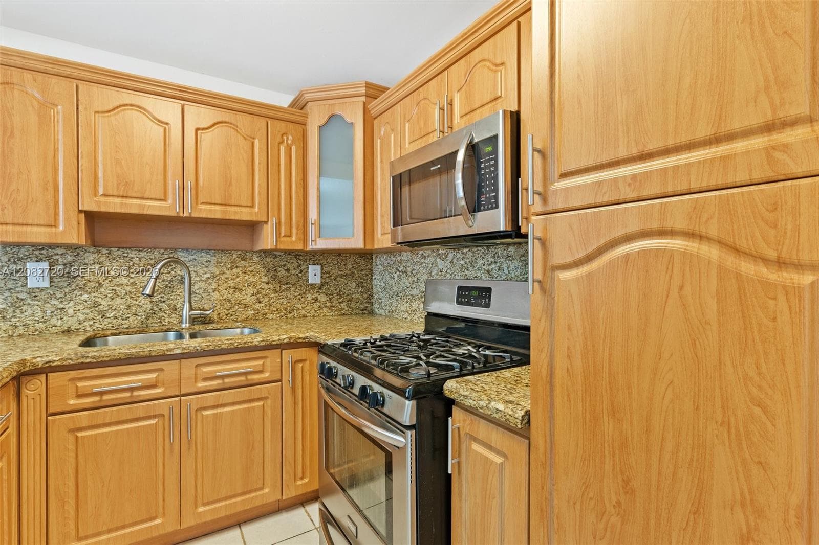 BELLA VILLAS CONDO · #223 in Hialeah - Photo 9