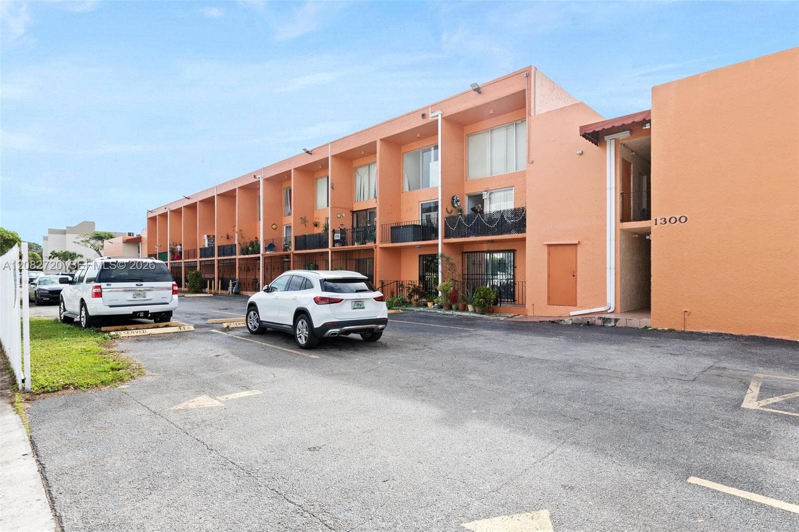 BELLA VILLAS CONDO · #223 in Hialeah - Photo 4