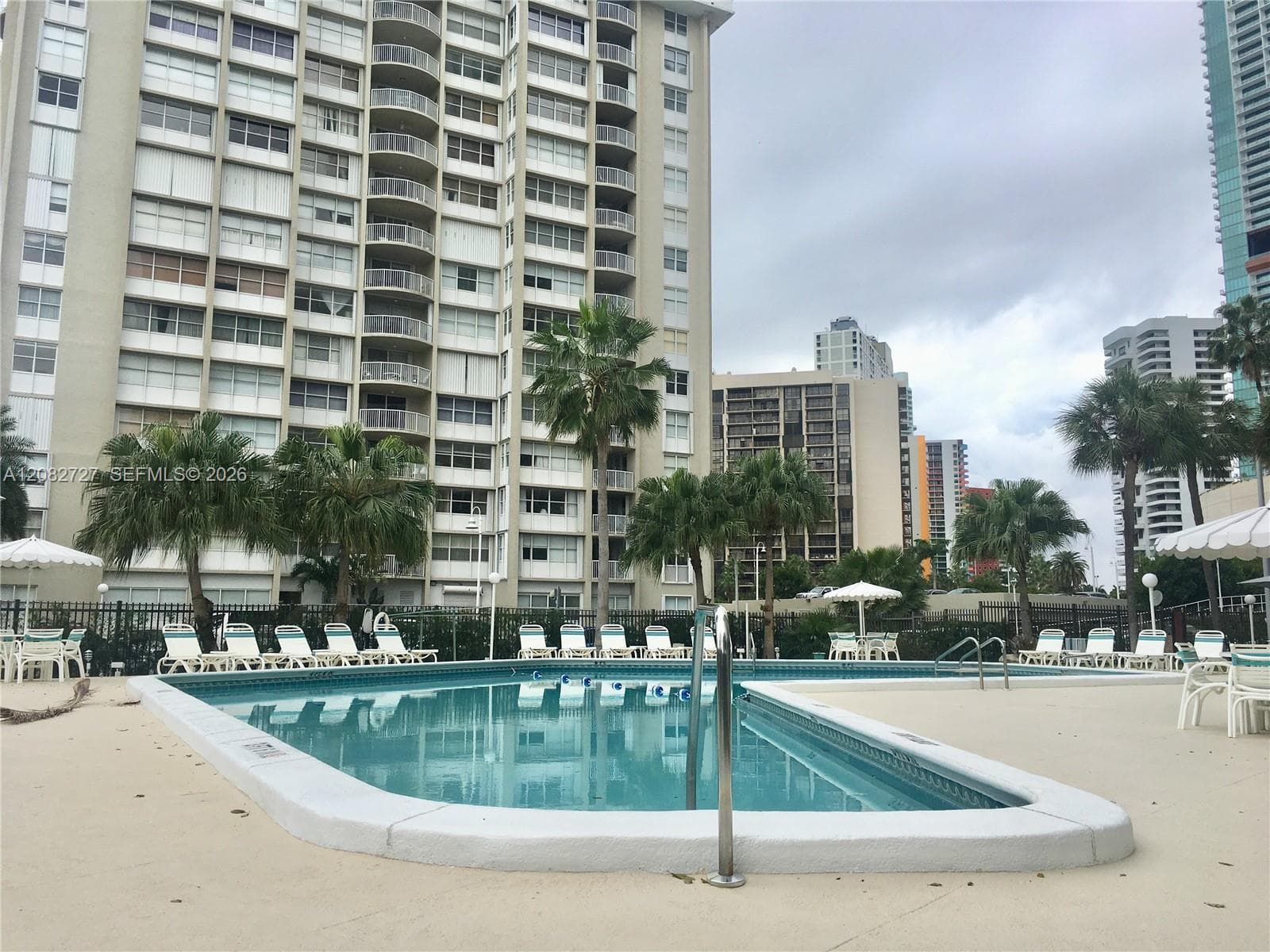 BRICKELL BAY TOWER CONDO · #912 in Miami - Photo 23
