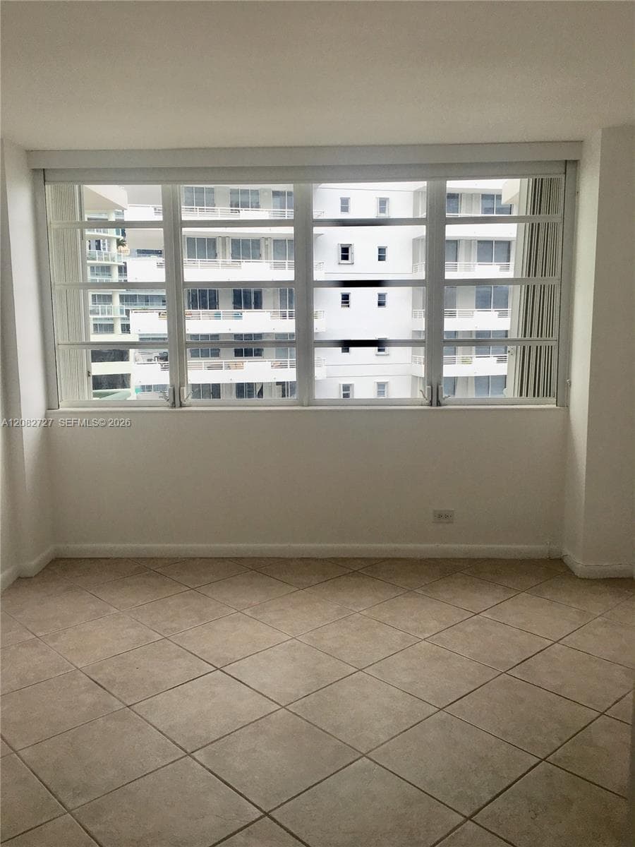 BRICKELL BAY TOWER CONDO · #912 in Miami - Photo 12