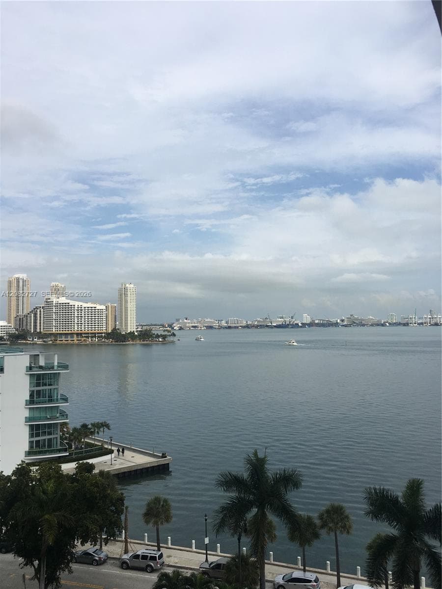 BRICKELL BAY TOWER CONDO · #912 in Miami - Photo 18