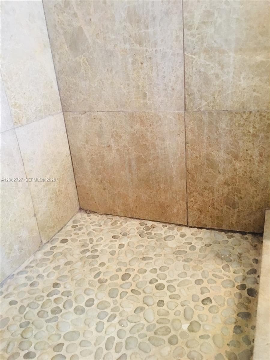 BRICKELL BAY TOWER CONDO · #912 in Miami - Photo 15