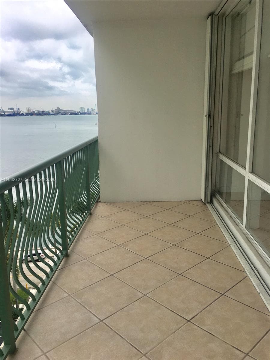 BRICKELL BAY TOWER CONDO · #912 in Miami - Photo 19