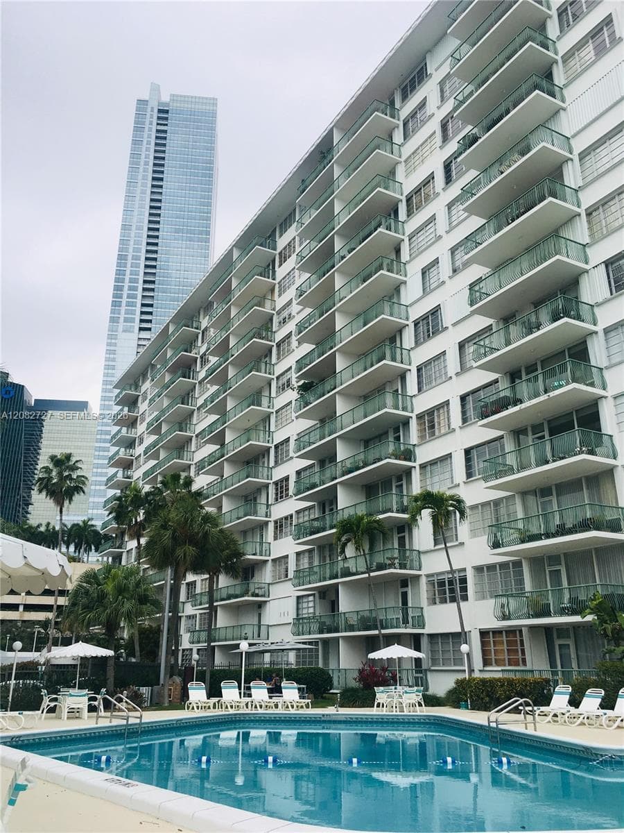 BRICKELL BAY TOWER CONDO · #912 in Miami - Photo 21