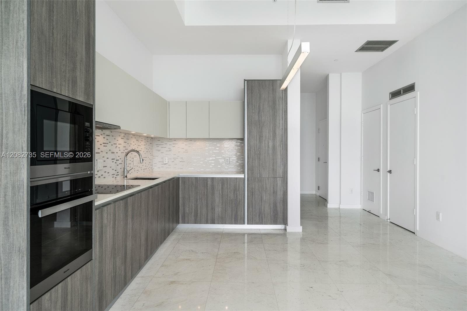 BISCAYNE BEACH CONDO PODIU · #604 in Miami - Photo 9