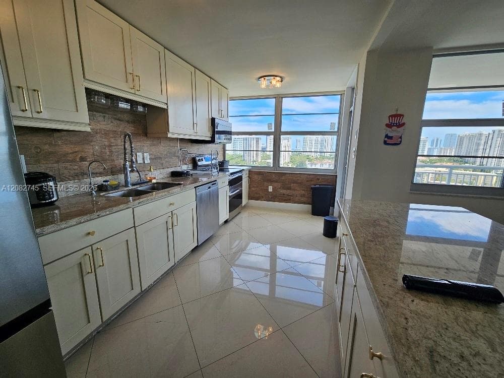 DEL PRADO MARINA · #1805 in Aventura - Photo 6