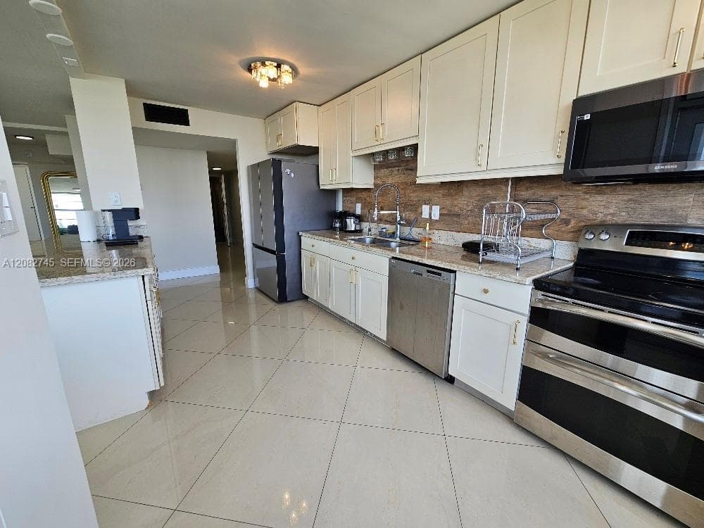 DEL PRADO MARINA · #1805 in Aventura - Photo 5