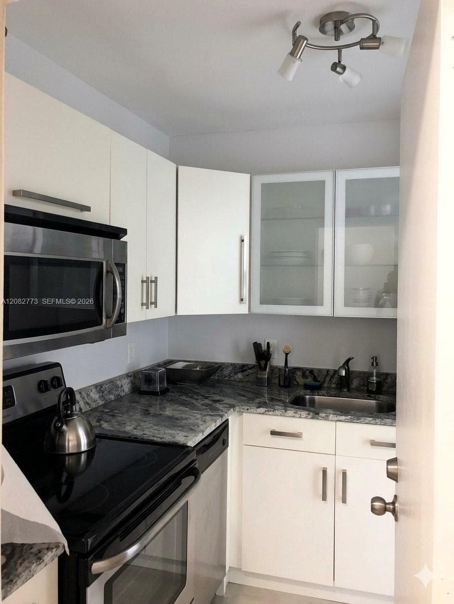 SOUTH BAY CLUB CONDO · #505 in Miami Beach - Photo 20
