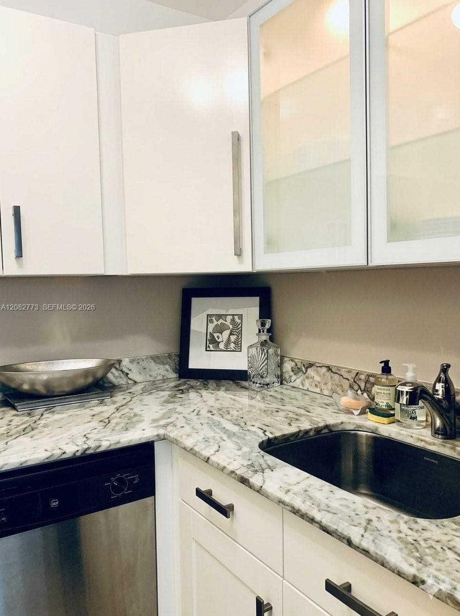 SOUTH BAY CLUB CONDO · #505 in Miami Beach - Photo 18